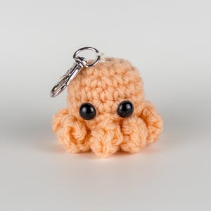 Octopus Keychain, Octopus Charm, Keychain Backpack, Keychain Cute, Keychain Gift, Keychain Charm, Keychain Ocean Gifts, Bag Charm, Peach