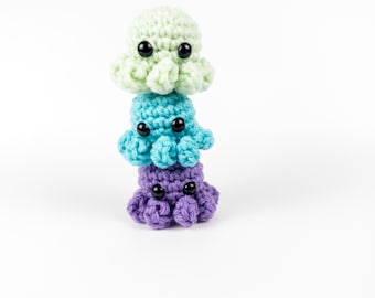 Amico da scrivania polpo all'uncinetto - Regalo di ritorno a scuola, Stuffie, animale dell'oceano, creatura marina, arte del polpo, scultura di polpo, arredamento di polpo, regali