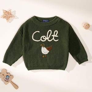 Suéter de pato real bordado a mano personalizado, lindo jersey de patos bordados a mano, suéter de pato, regalo para bebé, suéter de pato real tejido a mano Forest Green