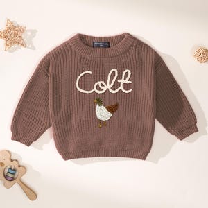 Suéter de pato real bordado a mano personalizado, lindo jersey de patos bordados a mano, suéter de pato, regalo para bebé, suéter de pato real tejido a mano Mocha