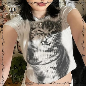 Y2K Animal Print Crop Top Cute Cat Graphic Slim Fit Short Sleeve White Tee Vintage Streetwear for Women
