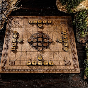 Wooden viking chess, Hnefatafl board game, Engraved hnefatafl, Tafl norse game, Viking strategy game, 2 players game, ancient chess