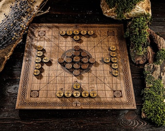 Wooden viking chess, Hnefatafl board game, Engraved hnefatafl, Tafl norse game, Viking strategy game, 2 players game, ancient chess