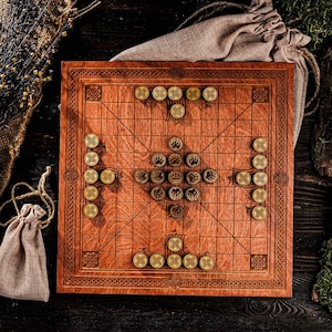 Hnefatafl game, Wooden viking chess, engraved hnefatafl board, tafl viking game, hnefatafl pieces, custom board game, norse lover gift