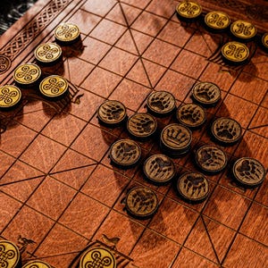Hnefatafl game, Wooden viking chess, engraved hnefatafl board, tafl viking game, hnefatafl pieces, custom board game, norse lover gift