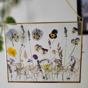 Handmade Pressed Flower Frame, Botanical Wall Art, Eco-Friendly Mother’s Day Gift, Window hangings, Flowers decor, suncatcher, Wildflower