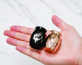 Individuelle Haustier Mensch Urne für Asche, Personalisierte Einäscherung Mini Urne, kleine gravierte Mini Urne, Beerdigung Urnen, Beileid Geschenk, Fotopfote personalisiert