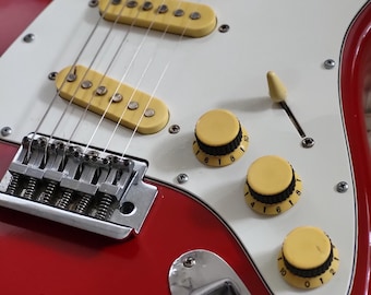 Vecchia chitarra elettrica realizzata in Giappone negli anni '70