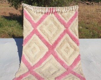 Handwoven Beni Ourain Rug – Pink Geometric Diamonds, Moroccan Wool Carpet