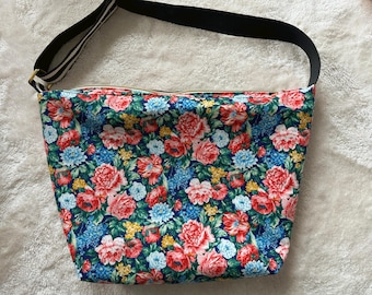 Bolso hobo de algodón floral hecho a mano: bolso de hombro holgado con cremallera