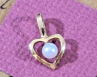 Vintage Tiny Heart Shape White Pearl Pendant, Very Petite 14k Yellow Gold Necklace Pendant Just Add Chain or Ribbon June Birthstone  2DV8R