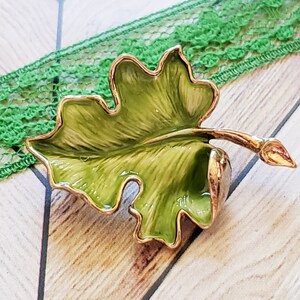 Vintage Danecraft Sterling Silver Gold, Green Enamel Fall Leaf Pin, Small Scatter Pin, Autumn Leaves, Sweater Scarf Hat Pin, Little Brooch