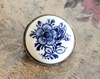 Vintage Dutch Delft Blue Brooch with Floral Painted Design, 800 Silver, Accent Scatter Pin, White Ceramic Porcelain with Blue Decor  KEO39