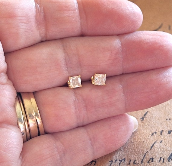 Vintage 14k Gold Square Stud Earrings with 4.5mm … - image 10