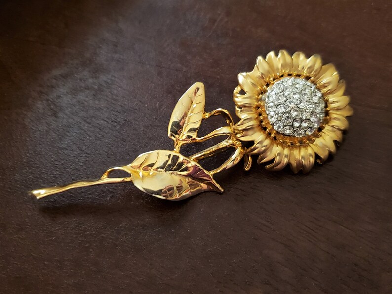 Versatile Colors Shiny Rich Gold Tone Metal Big Style Bright Clear Rhinestones Long Tall Sunflower Shaped Vintage Sunflower Brooch