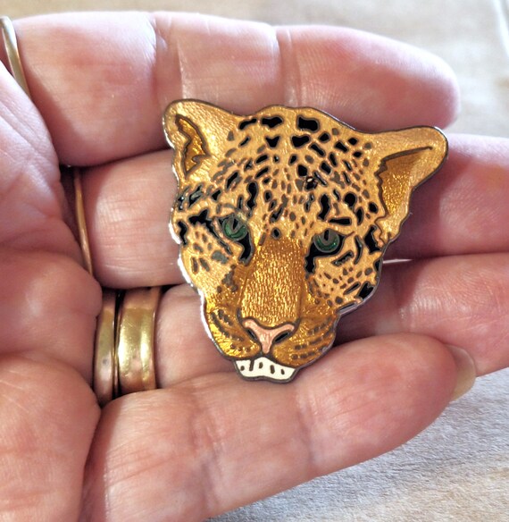 Vintage 1986 William Spear Cheetah Leopard Pin, Lifelike  display picture 3
