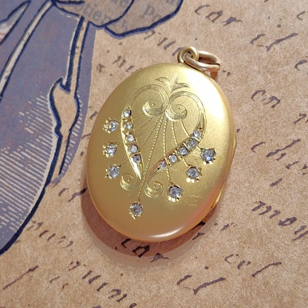 Vintage Gold Filled Oval Locket, Large Size Locket Pendant for Chain, Cord, Ribbon, Memory Keeper, Remembrance Jewelry  F932R