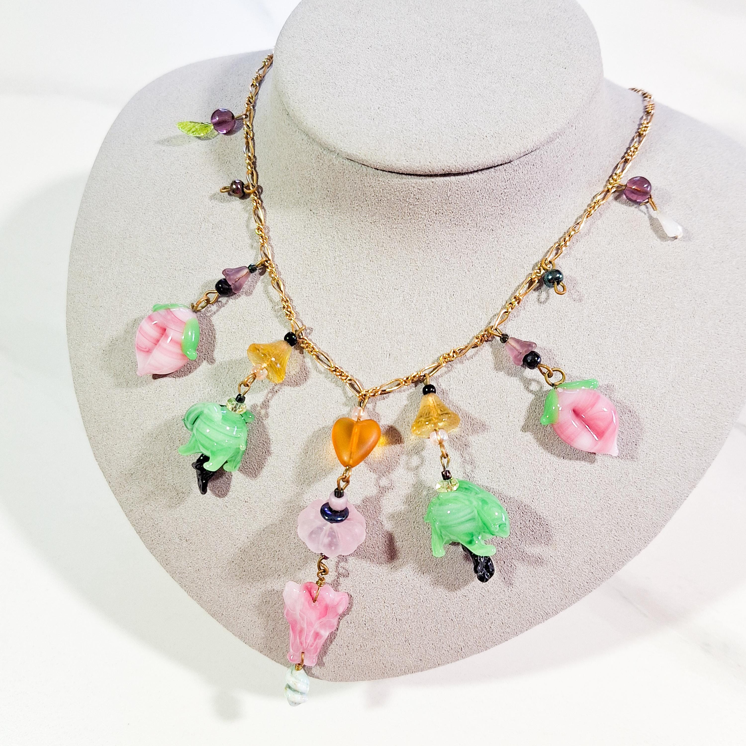 ハンドメイド ジュエリー Pididdly Links NY ペンダント Vintage Pididdly Links Necklace, Colorful Glass Charms in Shapes