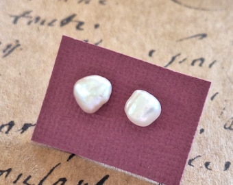 Vintage 14k Freshwater Pearl Stud Earrings, Yellow Gold, Gift for Her, White Pearl Earrings, Bridal Jewelry, Basic Pearl Earrings  SO4K8