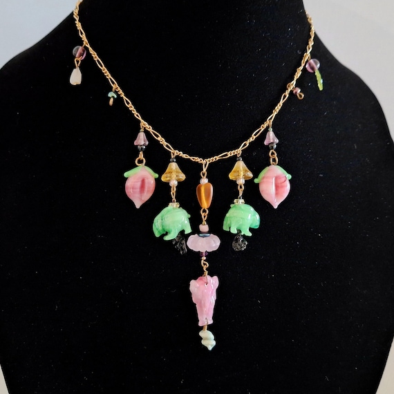 ハンドメイド ジュエリー Pididdly Links NY ペンダント Vintage Pididdly Links Necklace, Colorful Glass Charms in Shapes