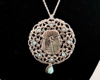 Collar vintage de faraón egipcio con escarabajo turquesa, cadena de plata de 55 cm y colgante grande.