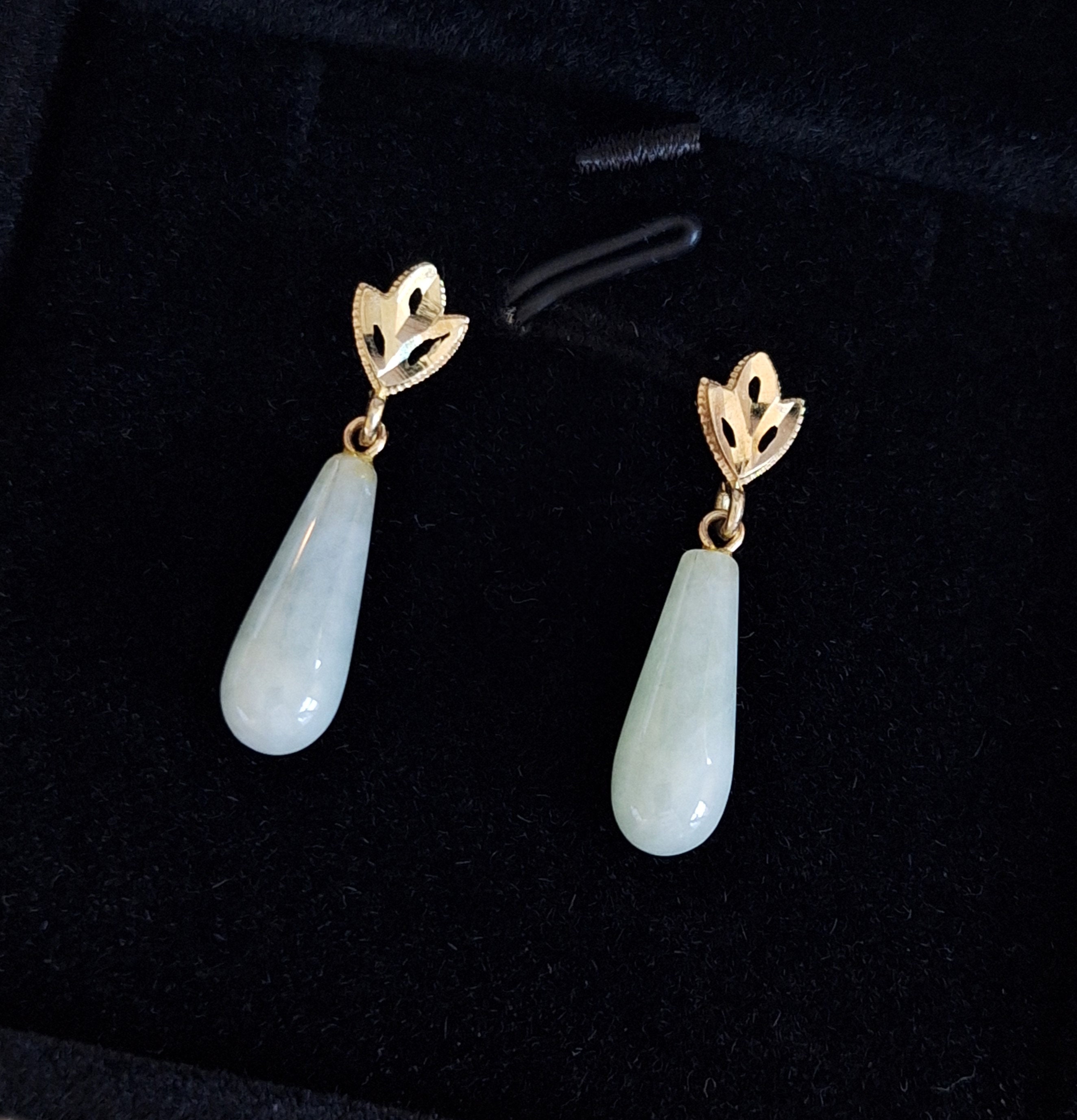 Vintage 14k Yellow Gold Pear Drop Jade Dangle Earrings, Classy