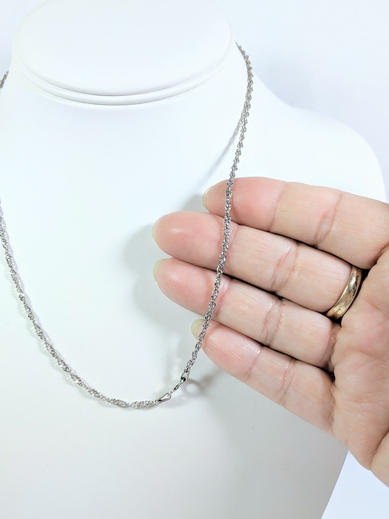 Sterling Silver 1.5MM Italian Diamond Cut Heshe Chain with Lobster Clasp Closure