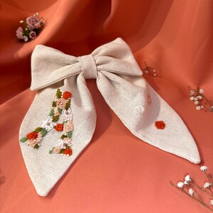 Lazo para el cabello con letras personalizadas, lazo para el cabello con flores, lazo bordado a mano, pinza para el cabello personalizada, pinzas para el cabello para niños, pinza para el cabello para niños