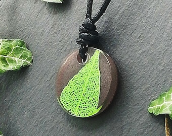Leaf skeleton round pendant, adjustable botanical statement necklace, brown & green, nature lover, witchy, 3D printed resin, Unique run
