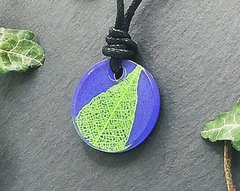 Ciondolo rotondo a forma di scheletro di foglia, collana botanica regolabile, viola e verde, per amanti della natura, stile stregonesco, resina stampata in 3D, edizione unica