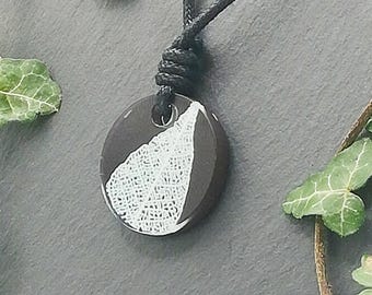 Leaf skeleton round pendant, adjustable botanical statement necklace, brown black & white, monochrome, 3D printed resin, Unique run