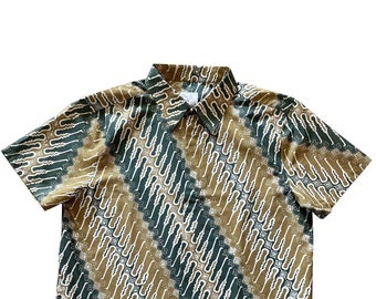 Traditional Indonesian Batik shirt - naturally dyed