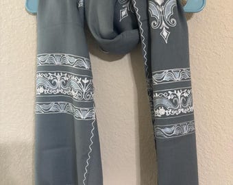 Grey Pashmina Shawl: Hand-Woven Embroidered Border, Soft Wrap