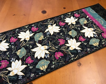 Tischläufer Floral Schwarz Hintergrund handgemacht gesteppt Home Dekor