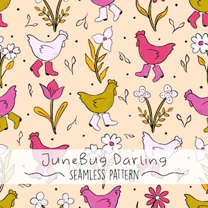 Könnte beinhalten: Ein nahtloses Muster mit rosa, gelben und weißen Hühnern, die rosa Gummistiefel tragen, umgeben von Blumen und Blättern auf einem hellpfirsichfarbenen Hintergrund. Der Text "June Bug Darling" und "Seamless Pattern" ist im Design enthalten.