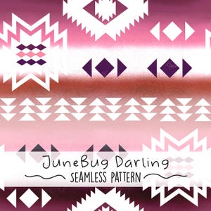Puede incluir: Un patrón sin costuras con un diseño geométrico en tonos de rosa, blanco y morado. El patrón recuerda al arte nativo americano e incluye triángulos, diamantes y zigzags. El texto "JuneBug Darling Seamless Pattern" está incluido en la imagen.