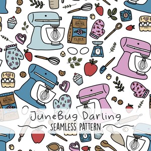 Può includere: Motivo senza cuciture con illustrazioni a tema panificazione. Include planetarie blu e rosa, utensili da cucina e ingredienti. Il testo "JuneBug Darling SEAMLESS PATTERN" è incluso. Sfondo bianco.