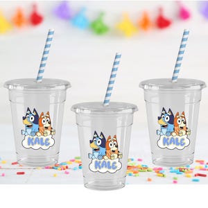 Bicchieri per compleanno Bluey / Bicchieri per feste Bluey / Articoli per compleanni / Bomboniere per feste a tema Bluey / Bicchieri per feste personalizzati / Bicchieri di plastica trasparente / Cannuccia
