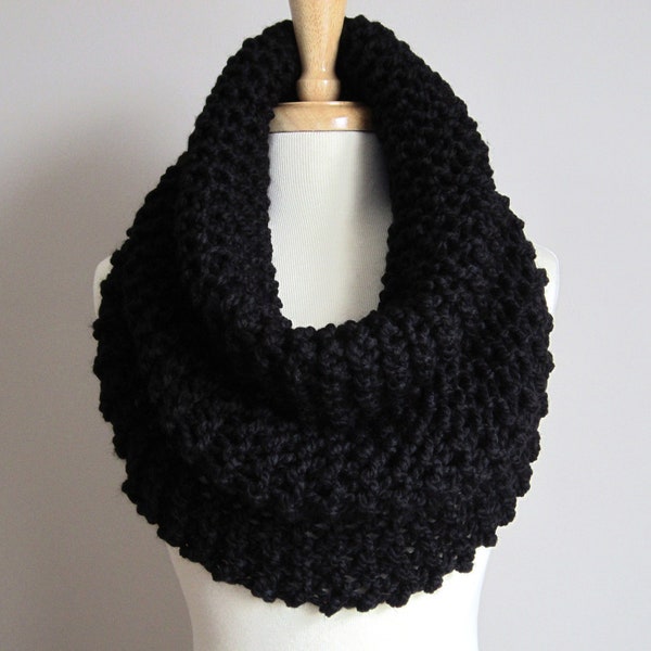 Chunky Infinity Loop Cowl Scarf - Black
