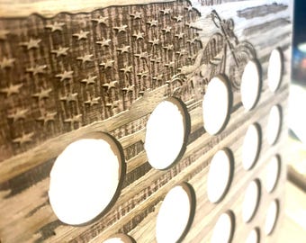 Exhibidor personalizado para fichas de póker / Recuerdo de madera personalizado / Regalo grabado para amantes de los casinos, motociclistas y viajeros