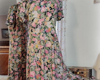 Fabulous Vintage Nostalgia Rayon Floral Garden Party Tea Dance Dress - 90s Does 30's Style - Flirty Super Full Swirl Ruffle Skirt - Size M