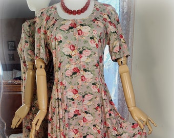 Vintage 1930s 40s Style Red Pink Roses Floral Garden Party Tea Dance Dress - Starina Woven Rayon - Fit and Flare w Laced Corset Style Back