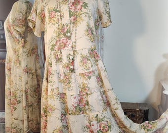 Cottagecore Vintage 90s BILA Pink Roses on Pale Apricot Garden Party Tea Dress - Multi Tiered Skirt - Semi-Sheer Rayon Batiste - Sz L