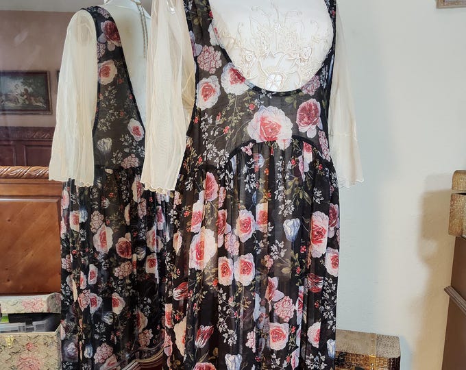 Super Cute Vintage 2 PC Set - Lace Top and Sheer Floral Jumper  - Cottagecore Style - Summer Wedding/Garden Party - Chiffon/Georgette/Lace