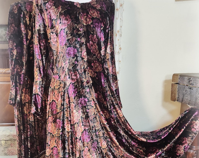 Vintage Nostalgia Rich Shimmery Panne Velvet Dress - Deep Purple/Rose/Brown 90s Vintage  - Long Sleeves Button Front -  Fit and Flare