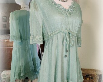 Beautiful Mint Green Lace and Sheer Gauze NWOT Top - Vintage 1920's-Inspired Super Feminine - Bias-cut Multi Layered Flared Tunic