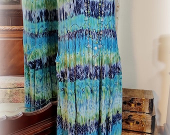 FAB Easy to Wear Vintage 90s BILA Summertime Garden Dress - Vivid Blues and Green Print - Soft Crinkle Rayon - Size M - Roomy Pockets
