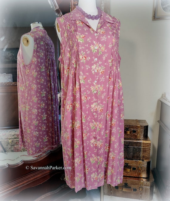 April Cornell Vintage - Orchid Purple Floral Woven Rayon -1990s Does 1930s/40s Porch Dress - Cottagecore - Smocking - Size XL