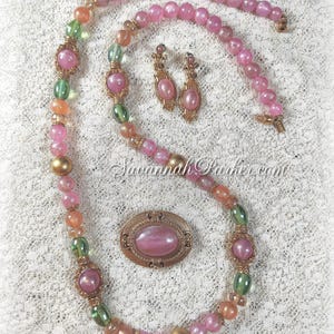 Exquisite 3 pc Set Vintage 1980&#39;s-90&#39;s 1928 Jewelry Company - Pink and Green Moonglow Victorian Necklace Brooch Earrings - Burnished Gold