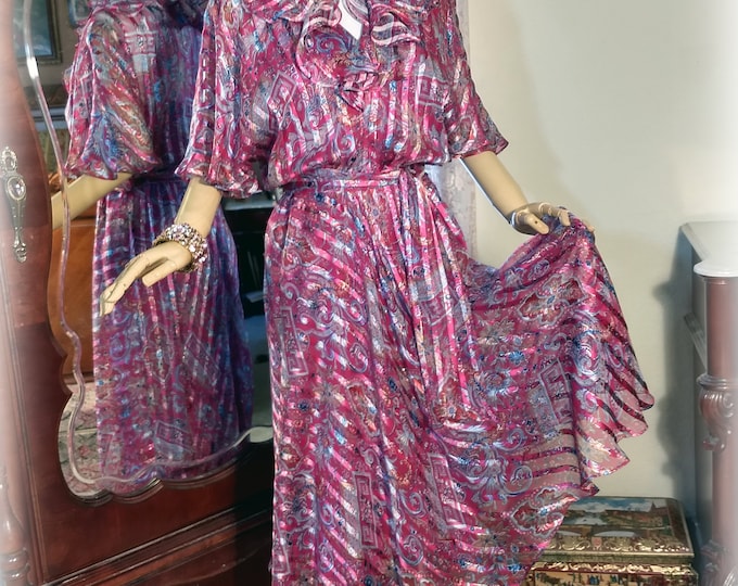 FAB Vintage Magenta Boho 70s 80s Silk Dress / The Silk Farm Designed by Icinoo / Full Floaty Skirt / Ruffled Top/ Glittering Gold Threads